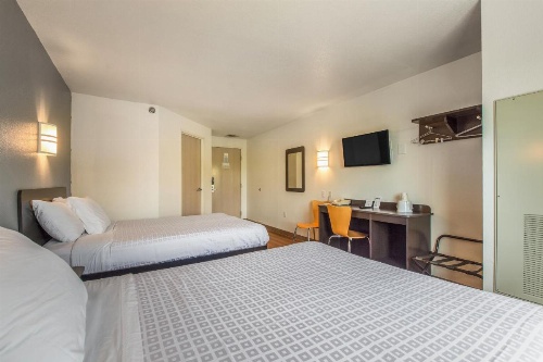 Americas Best Value Inn Knoxville East image 10