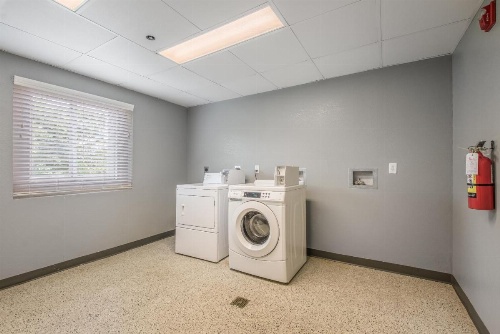 Americas Best Value Inn Knoxville East image 14