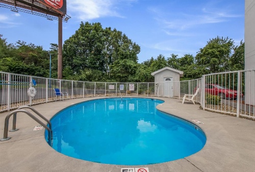Americas Best Value Inn Knoxville East image 18