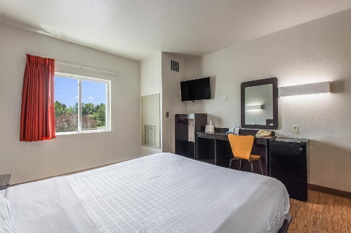 Americas Best Value Inn Knoxville East image 4