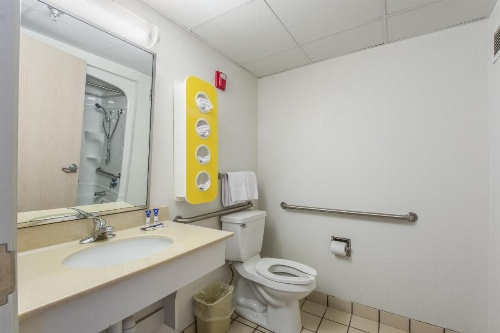 Americas Best Value Inn Knoxville East image 5
