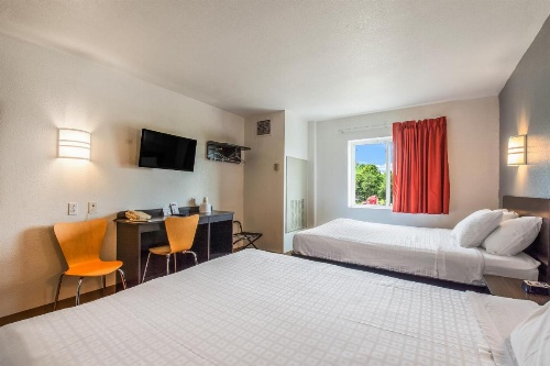 Americas Best Value Inn Knoxville East image 9